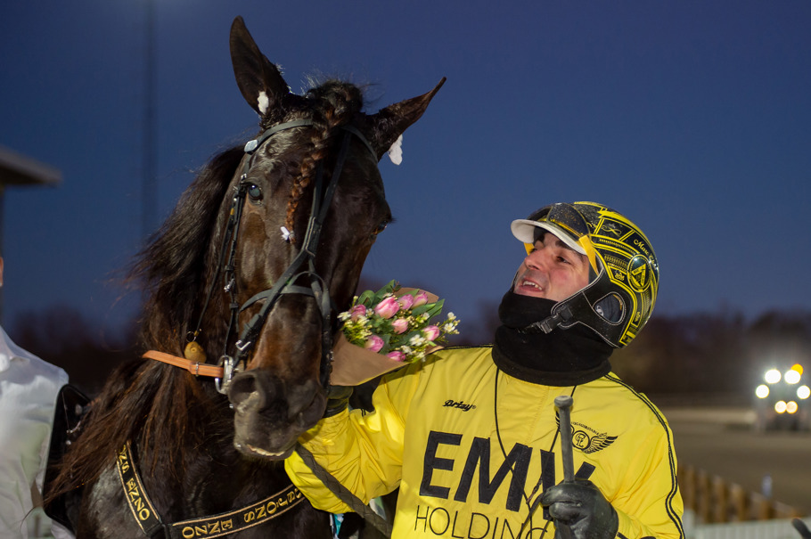 Sandsjöns Enzo prisutdelning2.jpg